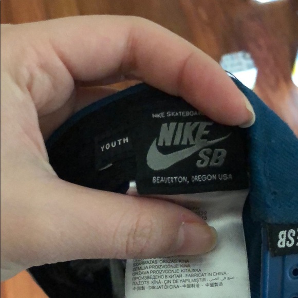 Nike hat - Picture 3 of 4